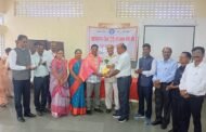 प्राचार्य मधुकर मोखरे यांना जिल्हास्तरीय आदर्श गुणवंत हिंदी अध्यापक पुरस्कार प्रदान.