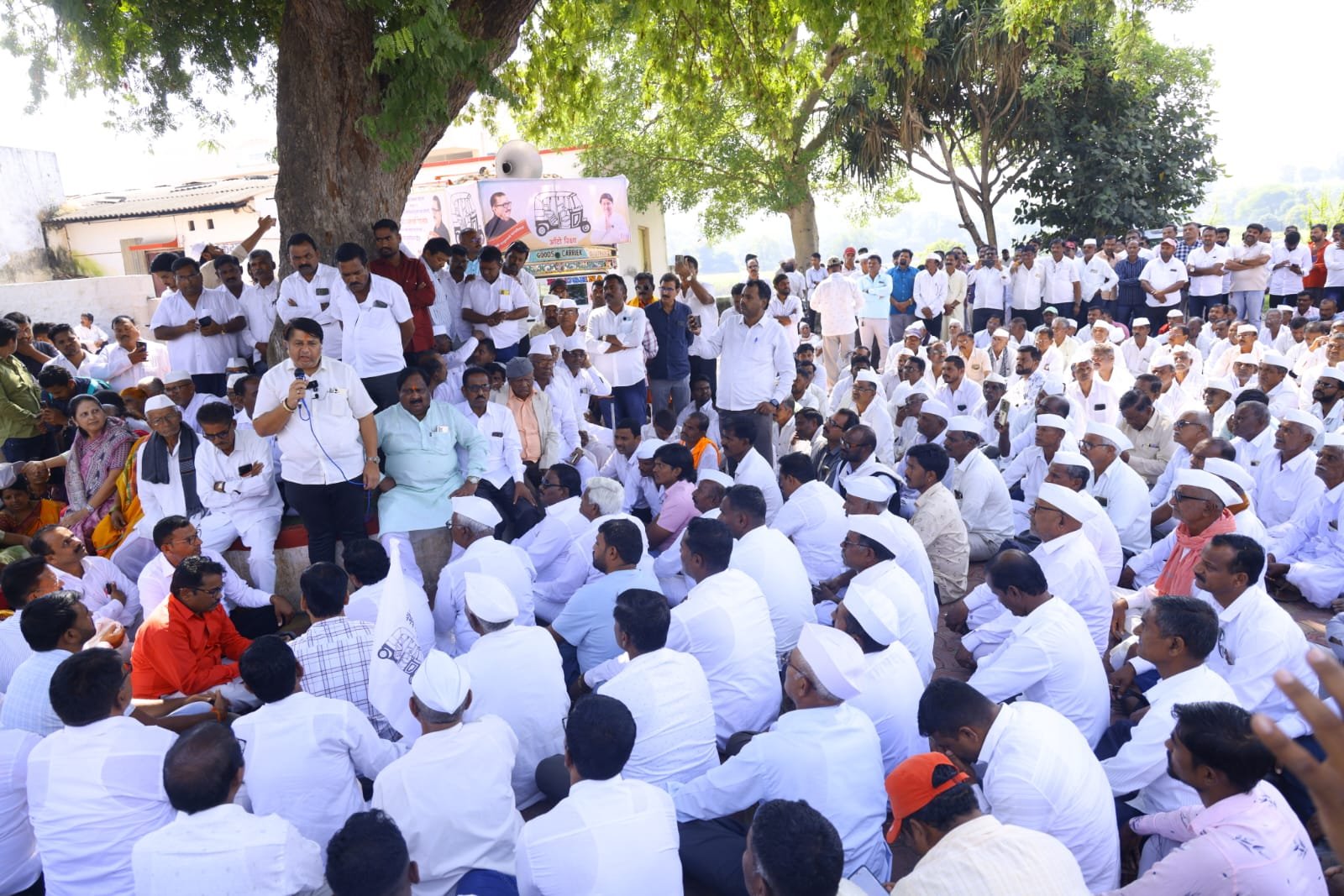 अगस्ती आश्रमात अकोले विधानसभा निवडणूकित अपक्ष उमेदवार मा.आ.वैभवराव पिचड यांच्या प्रचाराचा नारळ