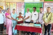 डॉ. विश्वासराव आरोटे यांच्या वाढदिवसानिमित्त शालेय विद्यार्थ्यांना शालेय साहित्य व खाऊ वाटपाचा प्रेरणादायी उपक्रम!