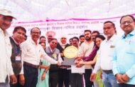 अढळा विद्यालय देवठाण व कन्या प्रशाला राजुर यांना सर्वात जास्त बक्षीस मिळाल्यामुळे त्यांना फिरता चषक मिळाला