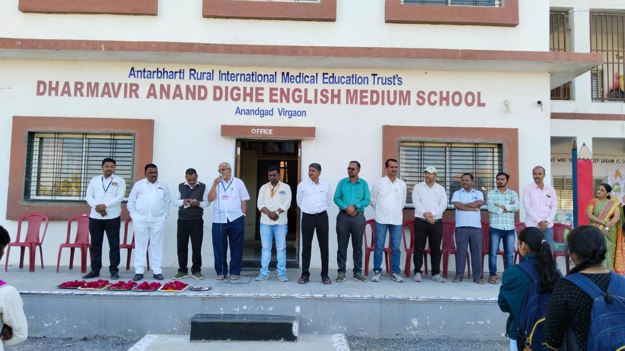 प्रसन्न व भयमुक्त वातावरणात बारावी परीक्षेस प्रारंभ