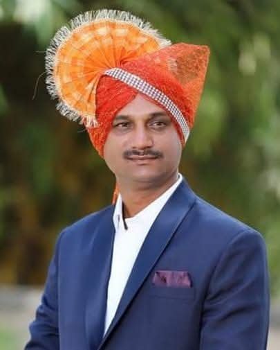 पत्रकारितेतील कुशल संघटक आणि समाजसेवक – अशोकराव उगले