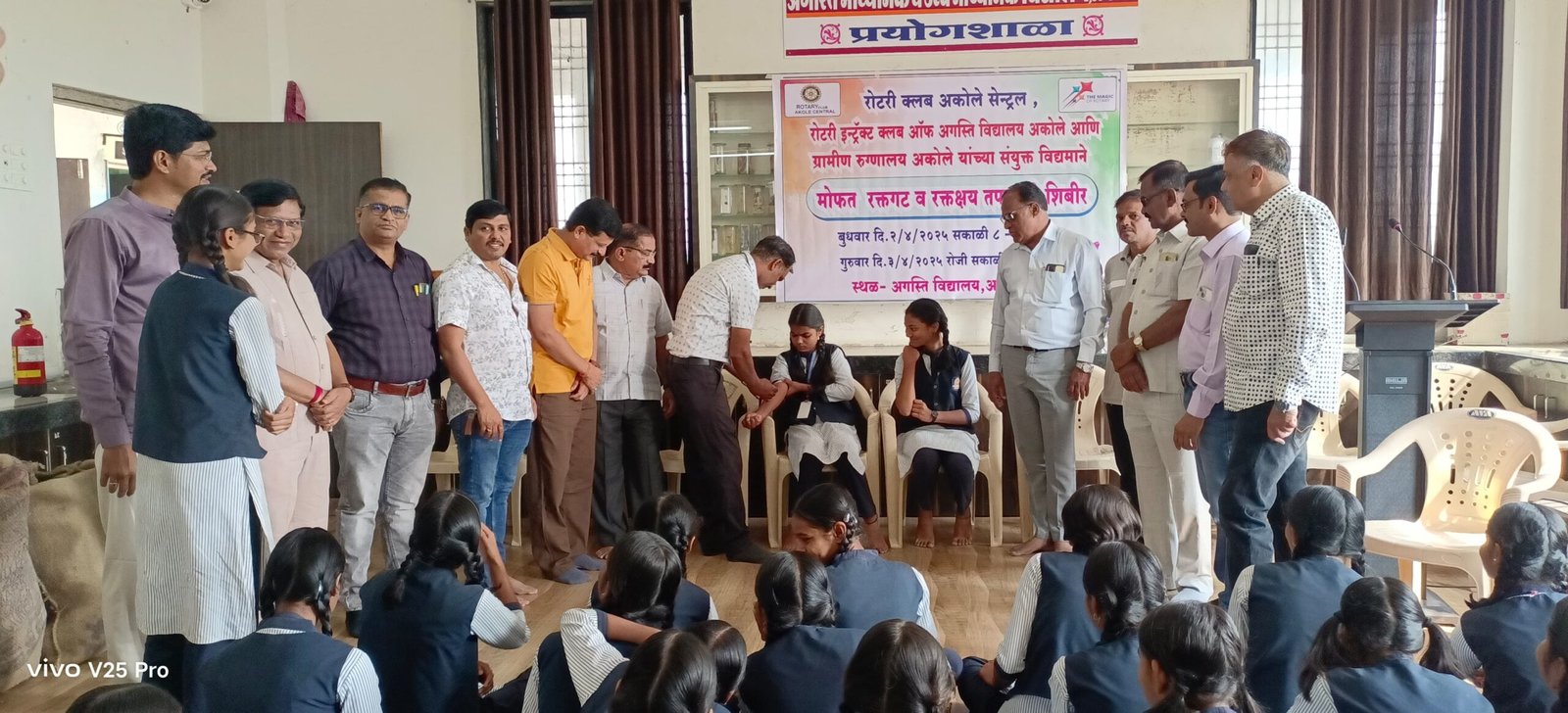 विद्यार्थिनींनी योग्य व सकस आहारावर लक्ष केंद्रित करावे- डॉ.रविंद्र डावरे