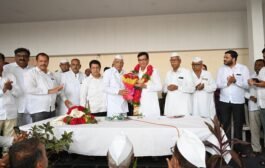 कारखान्याच्या चेअरमनपदी माजीमंत्री बाळासाहेब थोरात तर व्हा.चेअरमनपदी पांडुरंग पा.घुले यांची एकमताने निवड