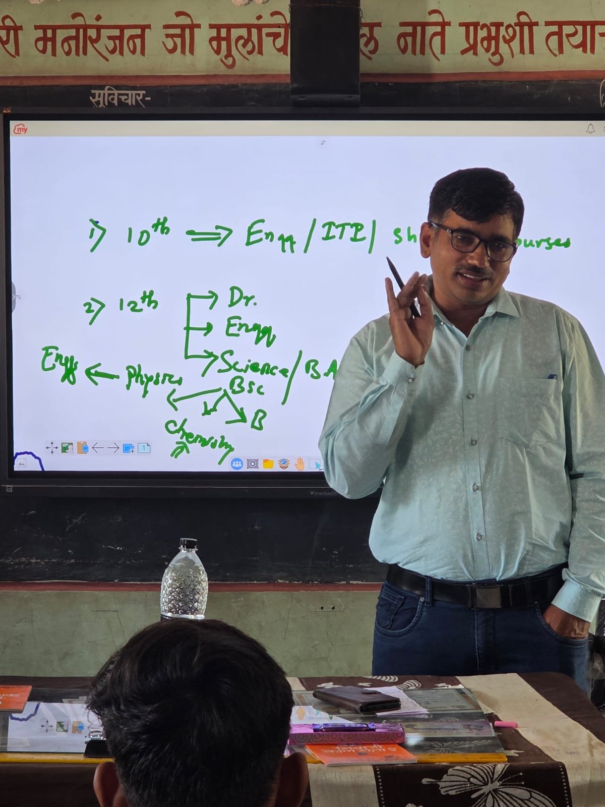 पालकांनी विद्यार्थ्यांवर बर्डन टाकू नये - सुरेश मंडलिक