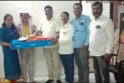 पत्रकार संतोष कोरडे यांच्या कन्येच्या विवाहप्रसंगी डॉ. विश्वासराव आरोटे यांच्याकडून गॅस कनेक्शन भेट