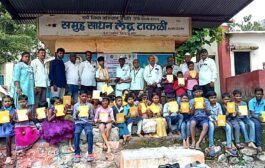 शिक्षणप्रेमी समीर सय्यद यांच्याकडून टाकळी शाळेस अनोखी भेट