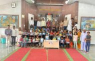 गोडगे परिवाराकडून अगस्ती गुरुकुलच्या विद्यार्थांना शालेय साहित्याची मदत