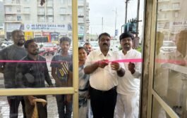 डॉ. विश्वासराव आरोटे यांच्या हस्ते स्वराज्य स्पोर्ट्स अँड ट्रेकिंग शॉपचे भव्य उद्घाटन संपन्न : क्रीडाप्रेमींसाठी नवे व्यासपीठ उघडले!
