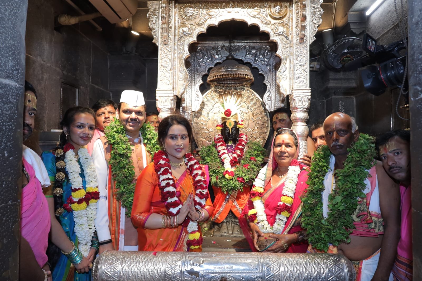 बा विठ्ठला… बळीराजाला सुखी व समाधानी ठेव, राज्यावरील संकटे दूर कर, सर्वांनाच सन्मार्गाने जगण्याची सुबुद्धी दे-मुख्यमंत्र्यांचे विठ्ठल चरणी साकडे