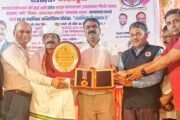 क्रांतिकारी पत्रकार हनवते यांच्या सुवर्ण महोत्सवी वाढदिवसानिमित्ताने, डॉ. विश्वासराव आरोटेंकडून उत्स्फूर्त शुभेच्छा!