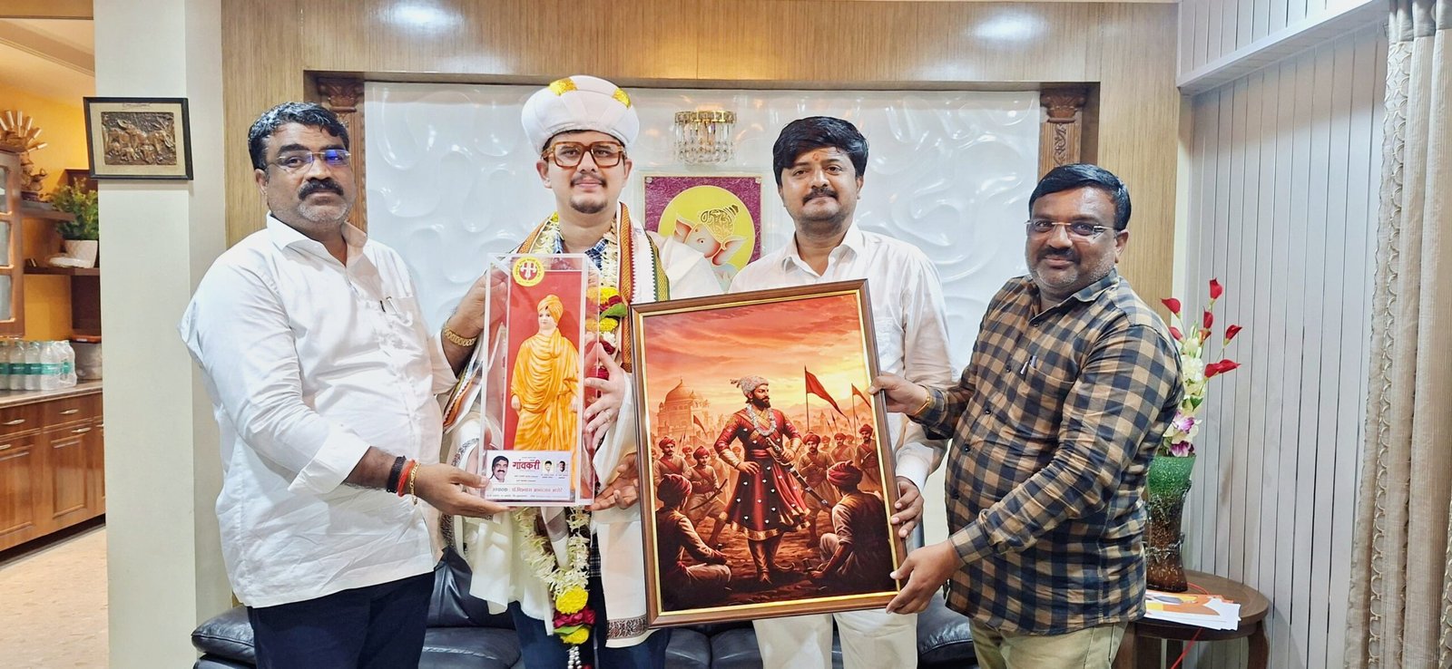 सिद्धार्थजी भोकरे यांच्या हस्ते 'दैनिक समर्थ गांवकरी' वाढदिवस विशेष अंकाचे प्रकाशन!
